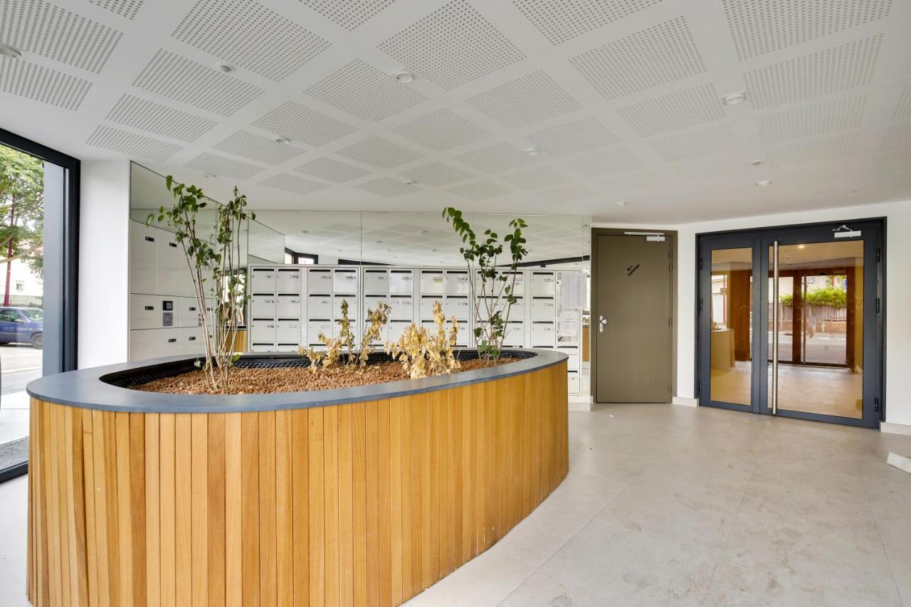 Chic Studio Near Paris - La Defense Bezons Bagian luar foto